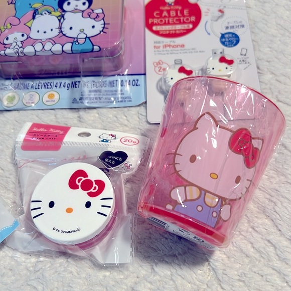 Hello Kitty Bundle - Picture 3 of 14